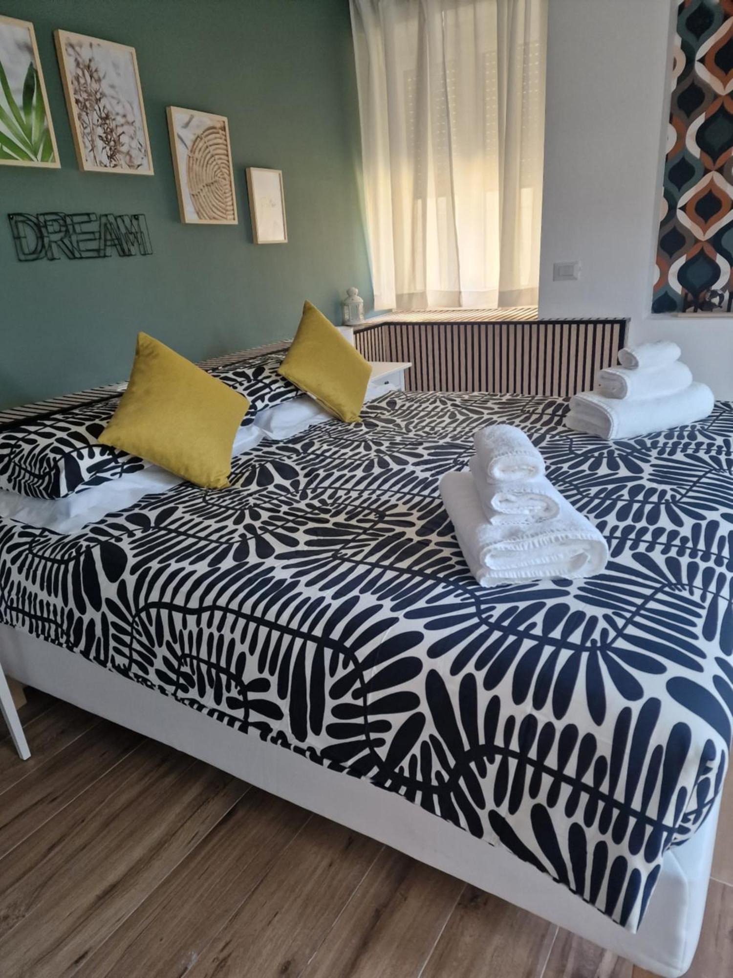 Home K&Y Elite Pineta Roma Dış mekan fotoğraf